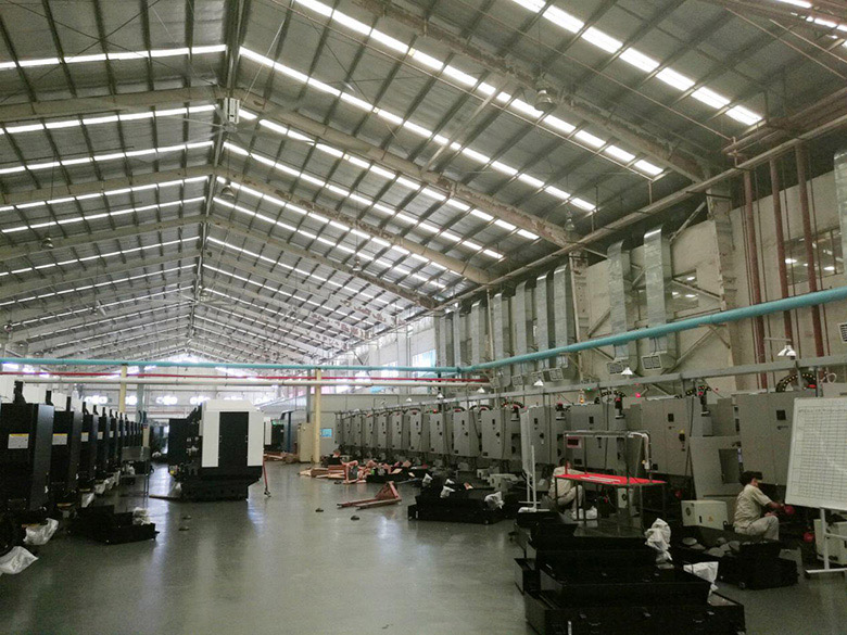 高大模具廠(chǎng)房通風(fēng)降溫工業(yè)大風(fēng)扇應(yīng)用